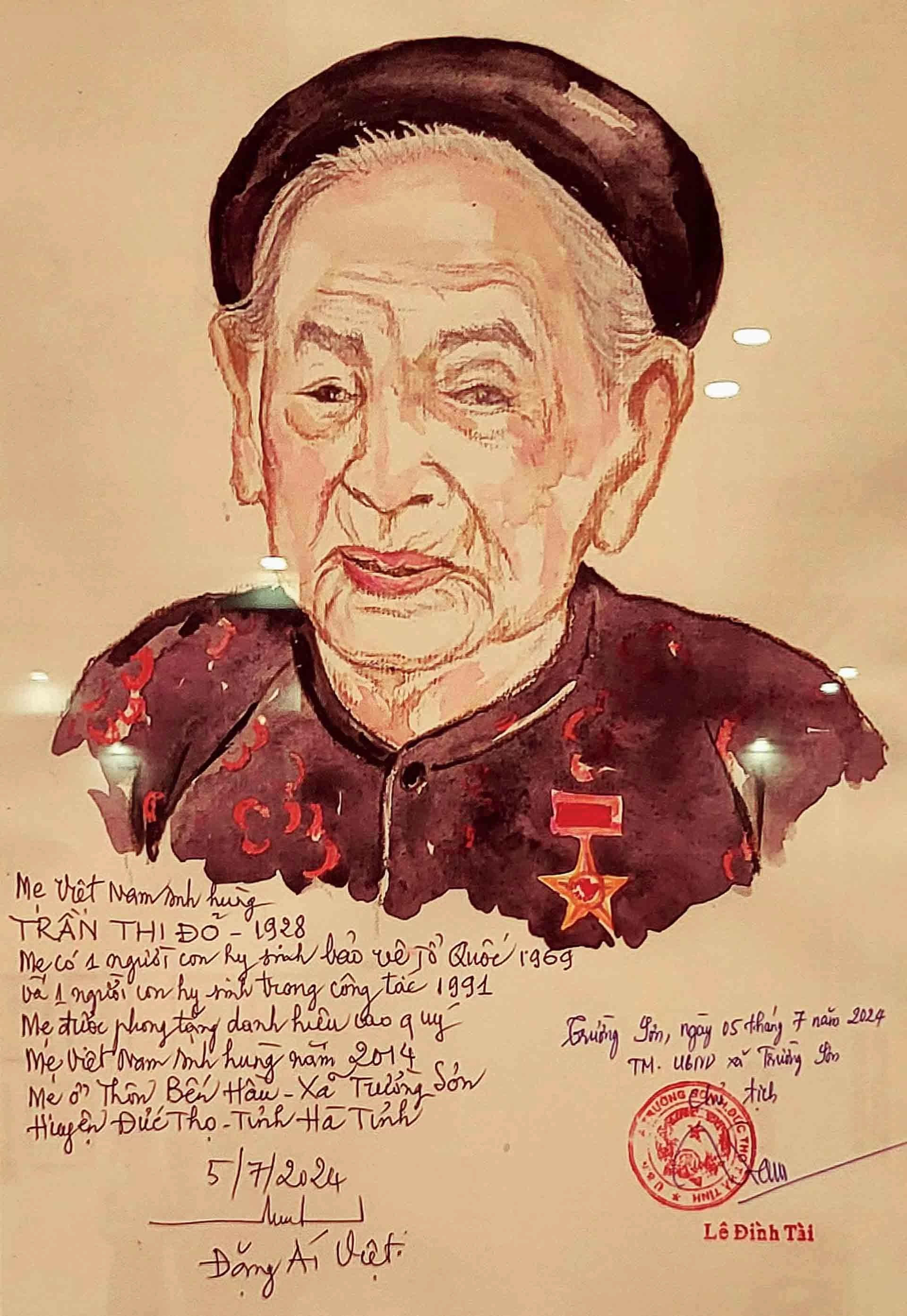 Bức họa vẽ Mẹ VNAH Trần Thị Đỏ (sinh năm 1928) ở huyện Đức Thọ tại Hà Tĩnh. Họa sĩ Đặng Ái Việt vẽ ngày 5/7/2024.   (Ảnh: George Newman)
