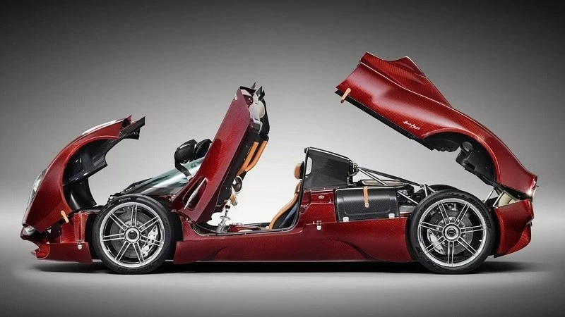 Cận cảnh siêu xe Pagani Utopia Roadster vừa ra mắt, giá khoảng 3,4 triệu USD