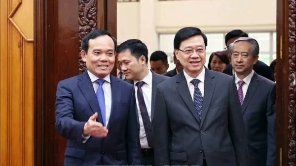 Deputy PM Tran Luu Quang welcomes China’s Hong Kong leader
