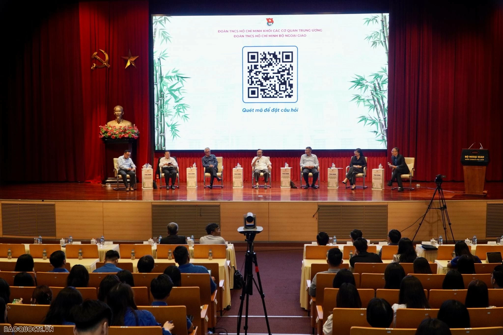 Thanh niên học tập và rèn luyện theo phong cách 'ngoại giao cây tre Việt Nam' của cố Tổng Bí thư Nguyễn Phú Trọng