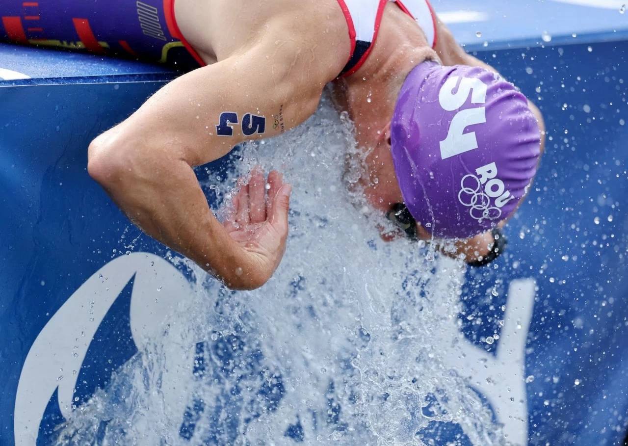Olympic 2024: Hình ảnh cuộc thi bơi đầy tranh cãi trên sông Seine