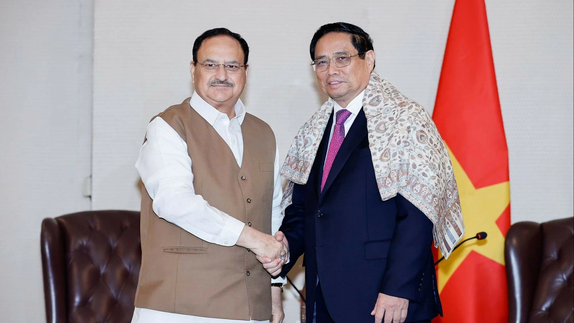 PM Pham Minh Chinh receives leaders of Indian parties in New Delhi