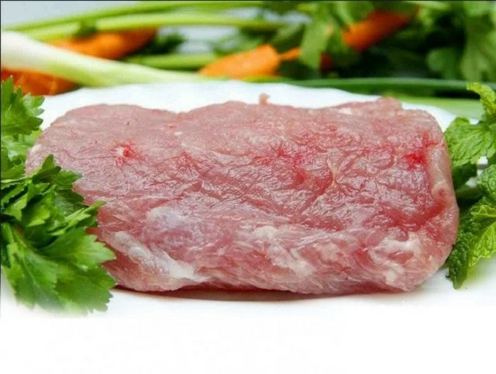 Giá heo hơi hôm nay 2/8: giá heo hơi tăng rải rác; Việt Nam tiếp tục nhập khẩu thịt heo từ Nga. (Nguồn: Gia chánh cẩm tuyết)