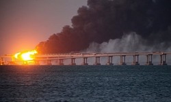 Xung đột Nga-Ukraine: Kiev tấn công kho dầu Nga, Cầu Crimea tiếp tục bị đe dọa, Moscow có cần lo lắng?