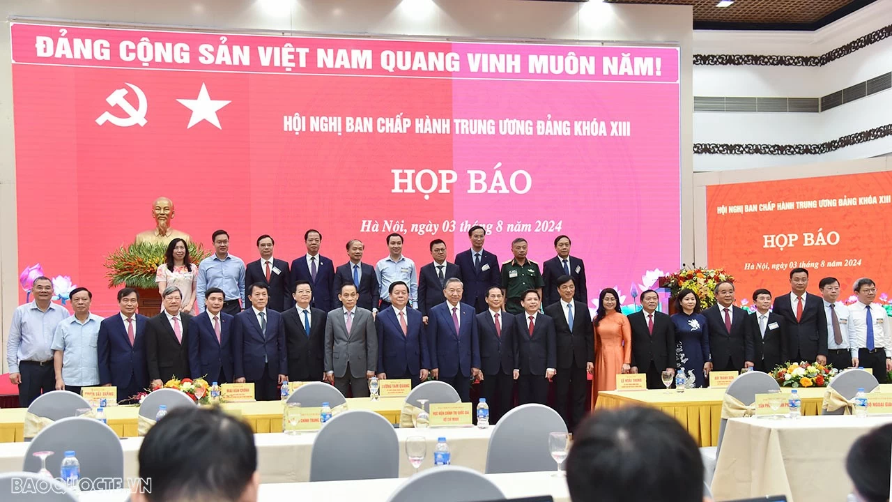 Toàn cảnh Tổng Bí thư, Chủ tịch nước Tô Lâm chủ trì cuộc họp báo sau Hội nghị Ban Chấp hành Trung ương Đảng khóa XIII