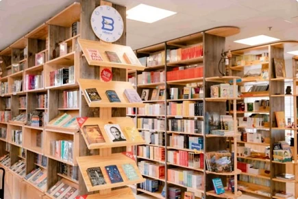 InBook has a catalog of 7,000 book titles in English and French (Photo: VNA)