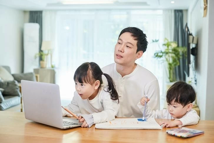 Korea: Men account for over 30% of workers on parental leave in 1st half