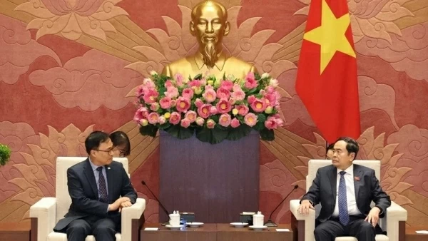 NA Chairman Tran Thanh Man receives new Korean Ambassador to Vietnam Choi Young Sam