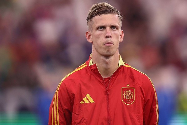 Hình ảnh đầu tiên của Dani Olmo với tư cách cầu thủ Barcelona