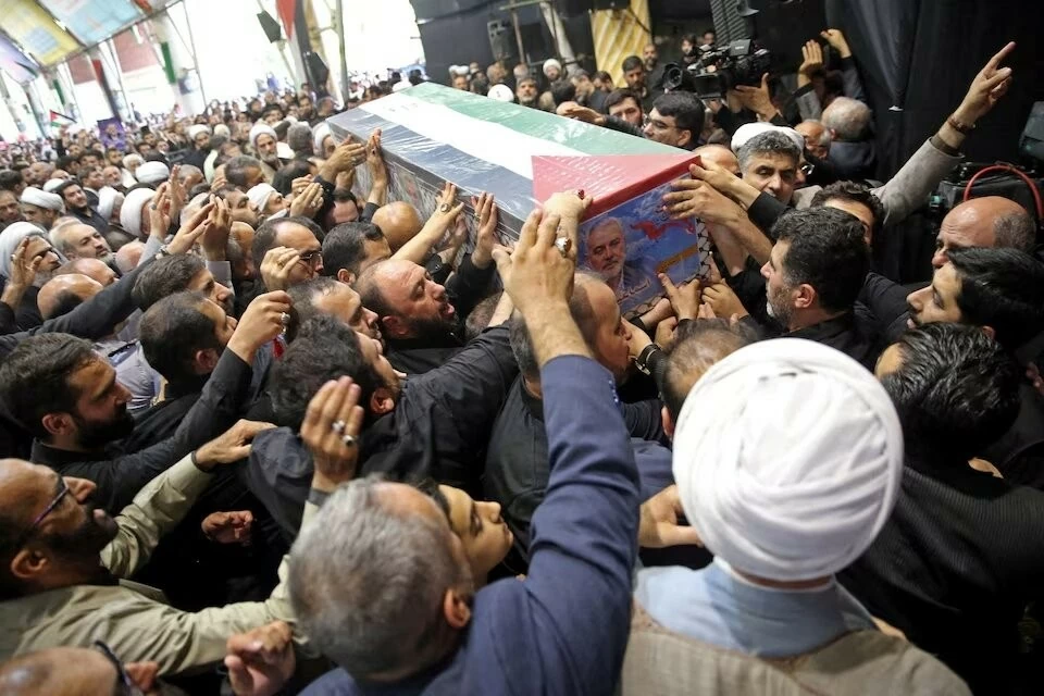 Lễ tang thủ lĩnh Hamas Ismail Haniyeh Lễ tang thủ lĩnh Hamas Ismail Haniyeh tại thủ đô Tehran, Iran vào 1/8/2024. (Nguồn: Reuters)