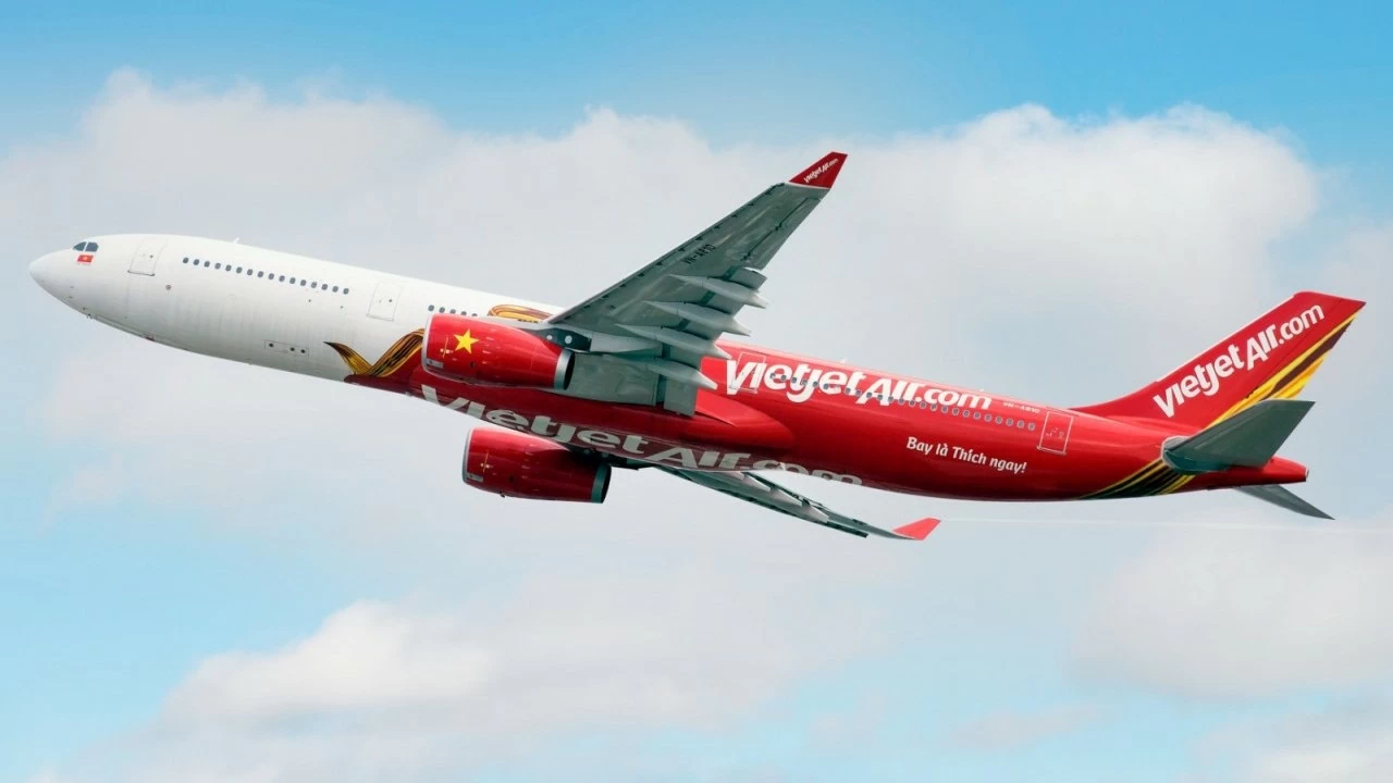 Vietjet reports strong growth in revenue and profit in H1, reached 33.862 trillion VND