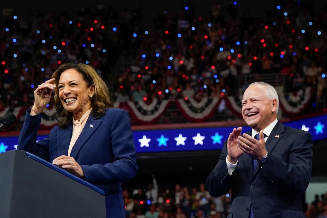 Bầu cử Tổng thống Mỹ: Bộ đôi Kamala Harris và Tim Walz khởi động chiến dịch tranh cử ở Philadelphia Bầu cử Tổng thống Mỹ: Bộ đôi Kamala Harris và Tim Walz khởi động chiến dịch tranh cử ở Philadelphia