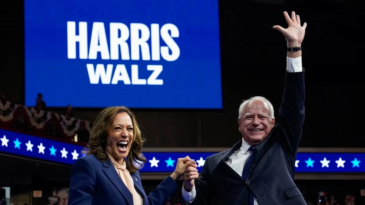 Bầu cử Tổng thống Mỹ: Bộ đôi Kamala Harris và Tim Walz khởi động chiến dịch tranh cử ở Philadelphia