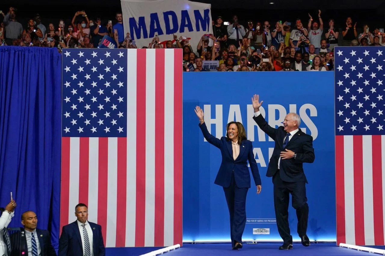 Bầu cử Tổng thống Mỹ: Bộ đôi Kamala Harris và Tim Walz khởi động chiến dịch tranh cử ở Philadelphia