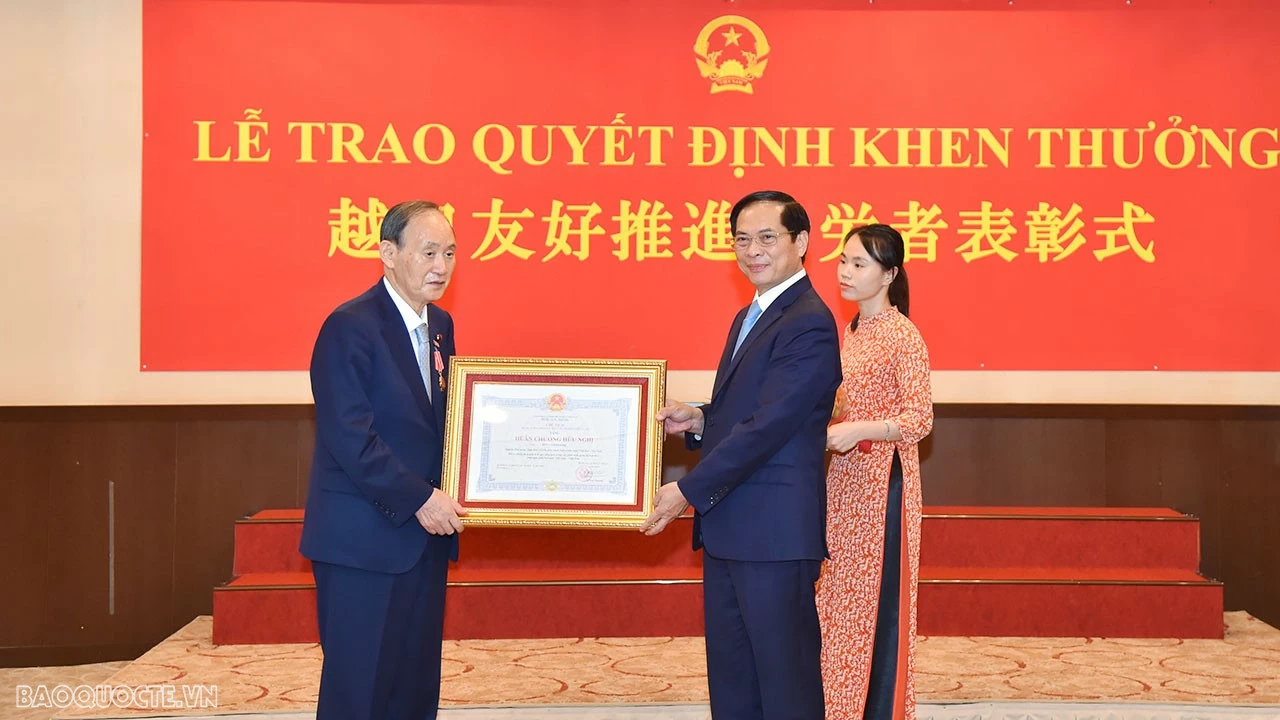 Foreign Minister Bui Thanh Son meets overseas Vietnamese intellectuals in Japan