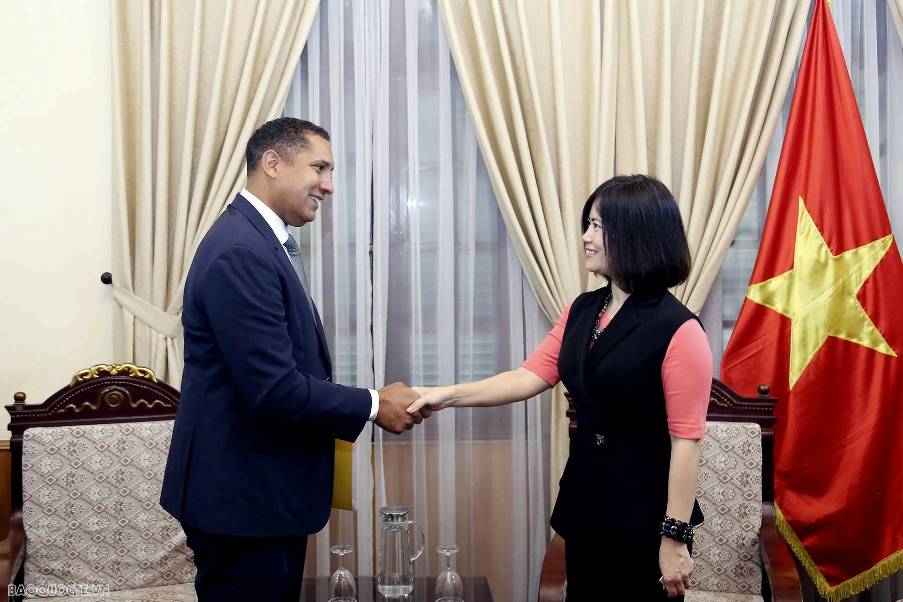 Tiếp nhận bản sao Thư ủy nhiệm bổ nhiệm Đại sứ Thụy Điển tại Việt Nam Tiếp nhận bản sao Thư ủy nhiệm bổ nhiệm Đại sứ Thụy Điển tại Việt Nam