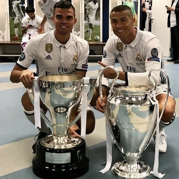 Ronaldo xúc động tri ân Pepe