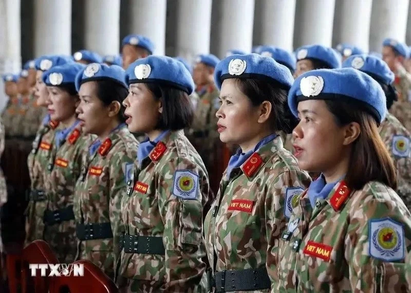 Female soldiers of the Engineering Unit Rotation 2 at a ceremony before leaving for the United Nations peacekeeping mission in Abyei. (Photo: VNA)