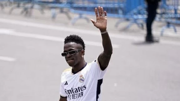 Vinicius nhận được đề nghị 1 tỷ Euro, cao gấp 13 lần ở Real Madrid