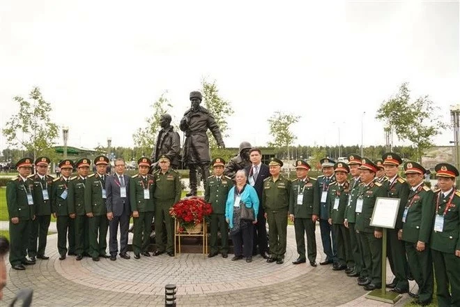 Russia unveils monument to Vietnamese volunteer soldiers in defence of Moscow