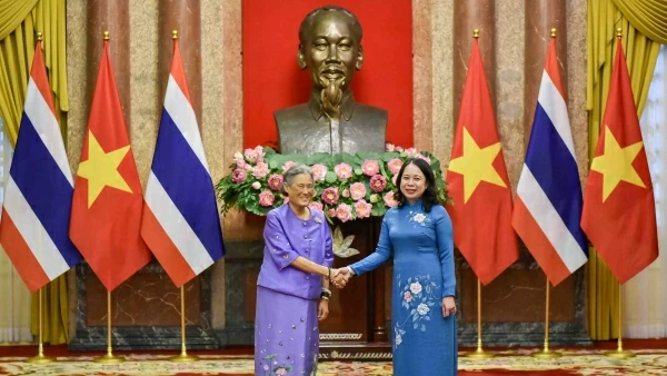 Vice President vo Thi Anh Xuan receives Thai Princess Maha Chakri Sirindhorn