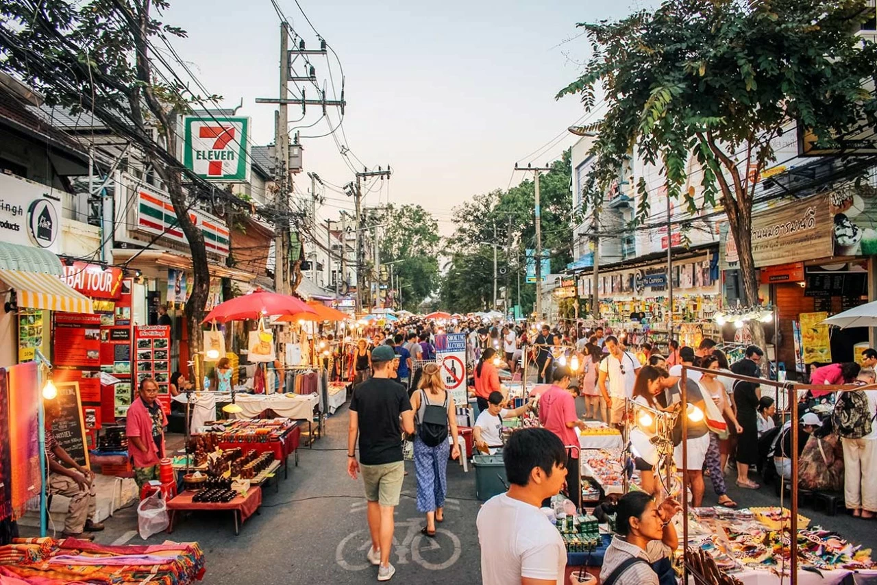 Chiang Mai Sunday Walking Street Market. (Nguồn: Ck Travels)