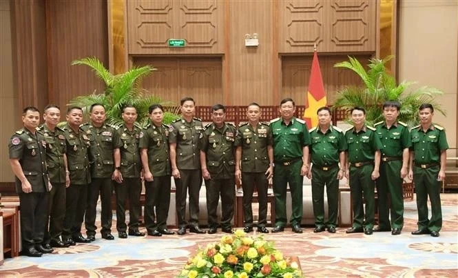 Vietnam, Cambodia Armies enhance cooperation in military-defence strategy research