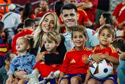 Chuyện tình tựa cổ tích của tiền đạo Alvaro Morata và vợ trước khi chia tay