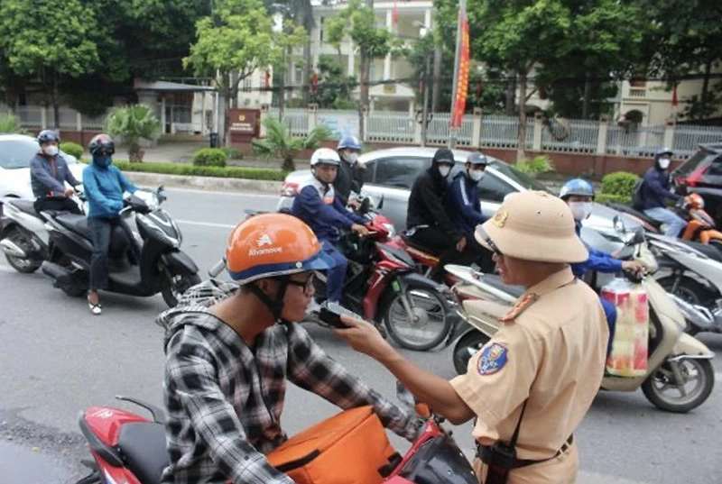 CSGT Tp. Hà Nội: Kiểm tra nhiều nhưng chỉ có 1 trường hợp vi phạm là tín hiệu mừng