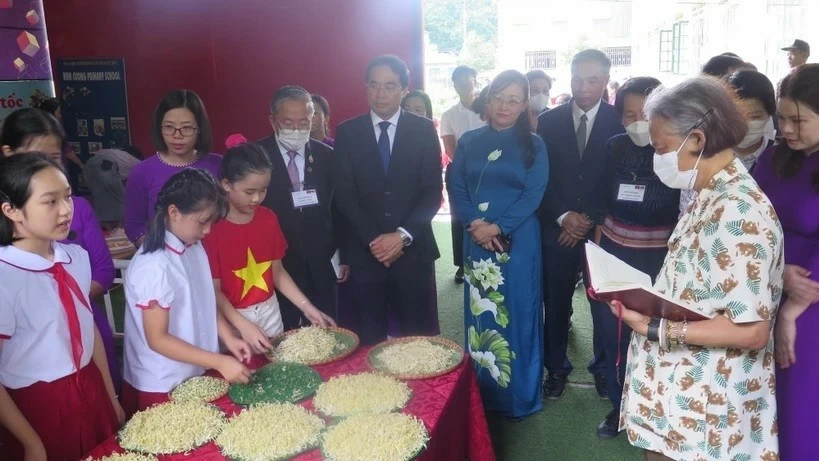 Thai Princess Maha Chakri Sirindhorn pays working visit to Lao Cai province