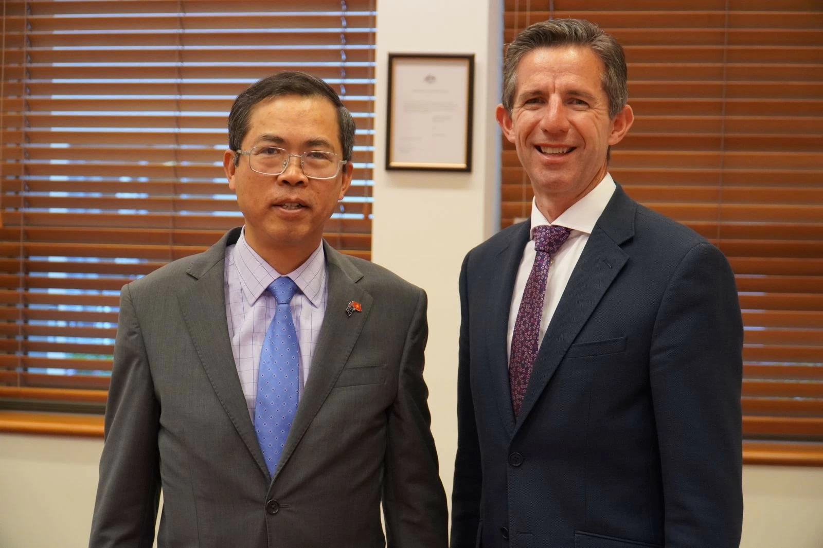  Đại sứ Phạm Hùng Tâm và Bộ trưởng Simon Birmingham.