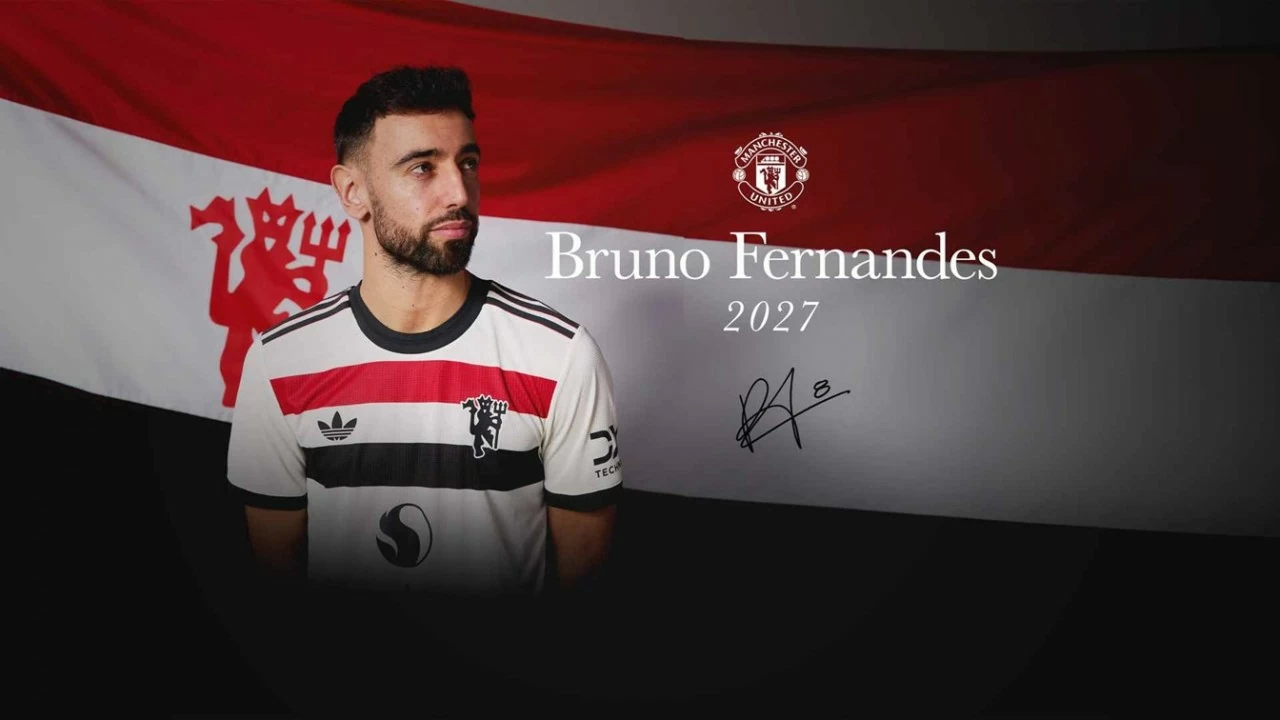 Đội trưởng Bruno Fernandes rạng rỡ ký hợp đồng mới với MU