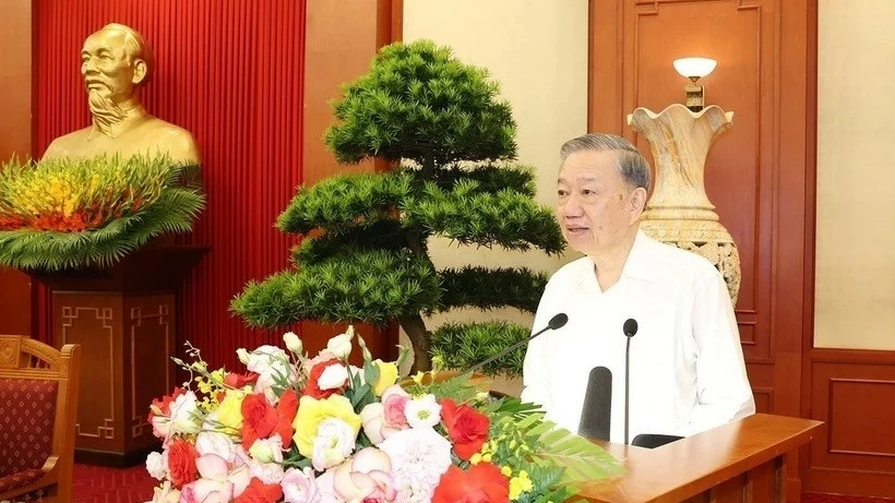 Party General Secretary, President To Lam chairs gathering with incumbent, former Party and State officials