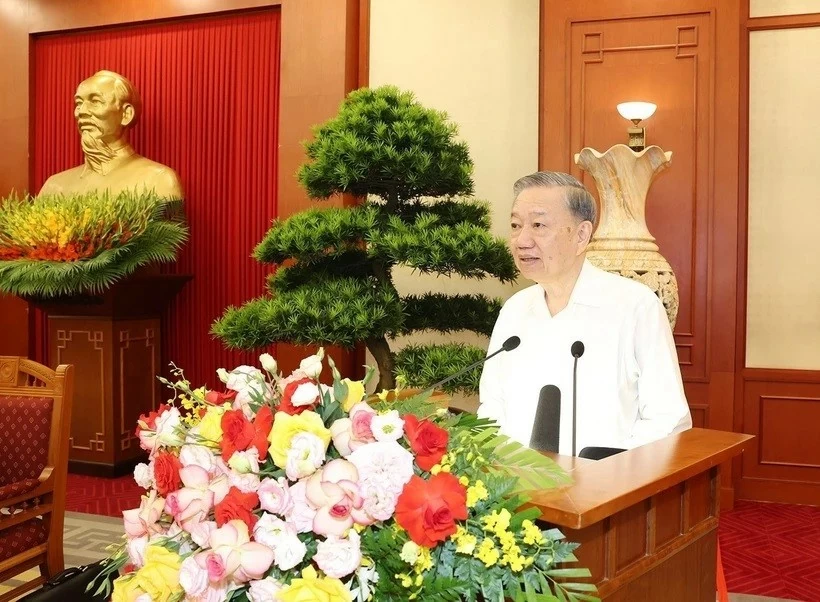 Party General Secretary, President To Lam chairs gathering with incumbent, former Party and State officials