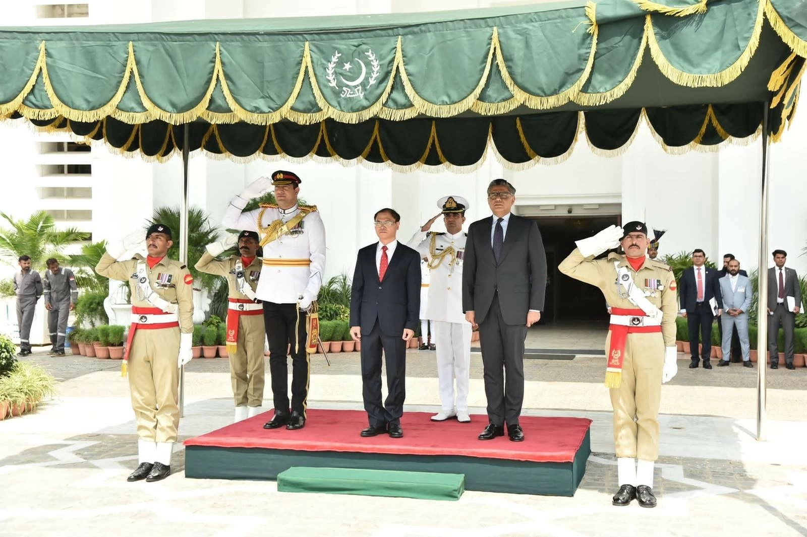 Đại sứ Phạm Anh Tuấn trình Thư uỷ nhiệm lên Tổng thống Pakistan