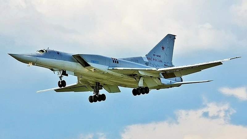 Máy bay ném bom Nga Tupolev Tu-22M3 bốc cháy dữ dội rơi xuống Đông Siberia, số phận phi hành đoàn ra sao?