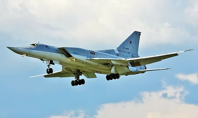 Máy bay ném bom Nga Tupolev Tu-22M3 bốc cháy dữ dội rơi xuống Đông Siberia, số phận phi hành đoàn ra sao?