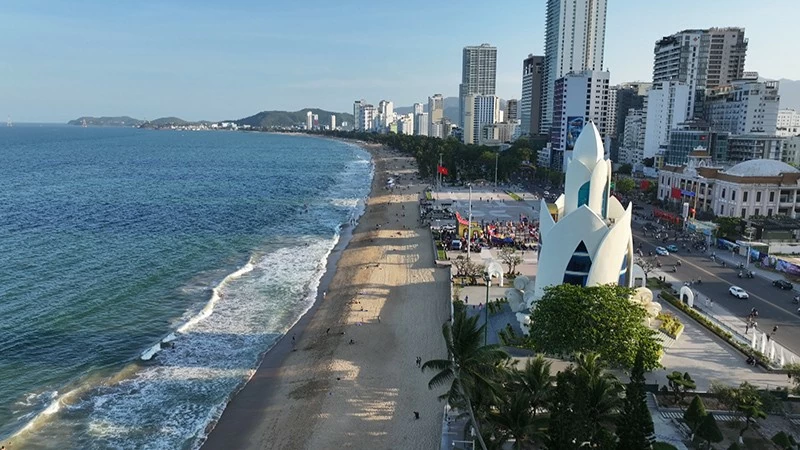 Xây dựng Đảng bộ vững mạnh, đưa Nha Trang phát triển ngày càng văn minh, hiện đại