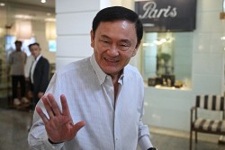 Cựu Thủ tướng Thái Lan Thaksin được ân xá hoàng gia sau khi con gái trở thành người đứng đầu chính phủ