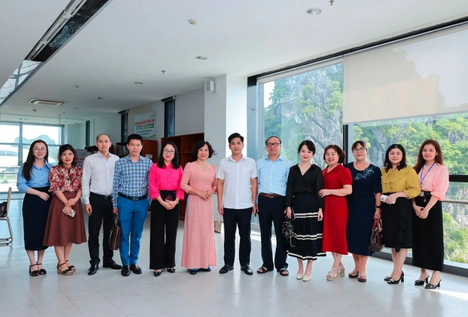 Thành phố Hạ Long chuẩn bị cho Lộ trình gia nhập mạng lưới Thành phố học tập toàn cầu của UNESCO Thành phố Hạ Long chuẩn bị cho Lộ trình gia nhập mạng lưới Thành phố học tập toàn cầu của UNESCO