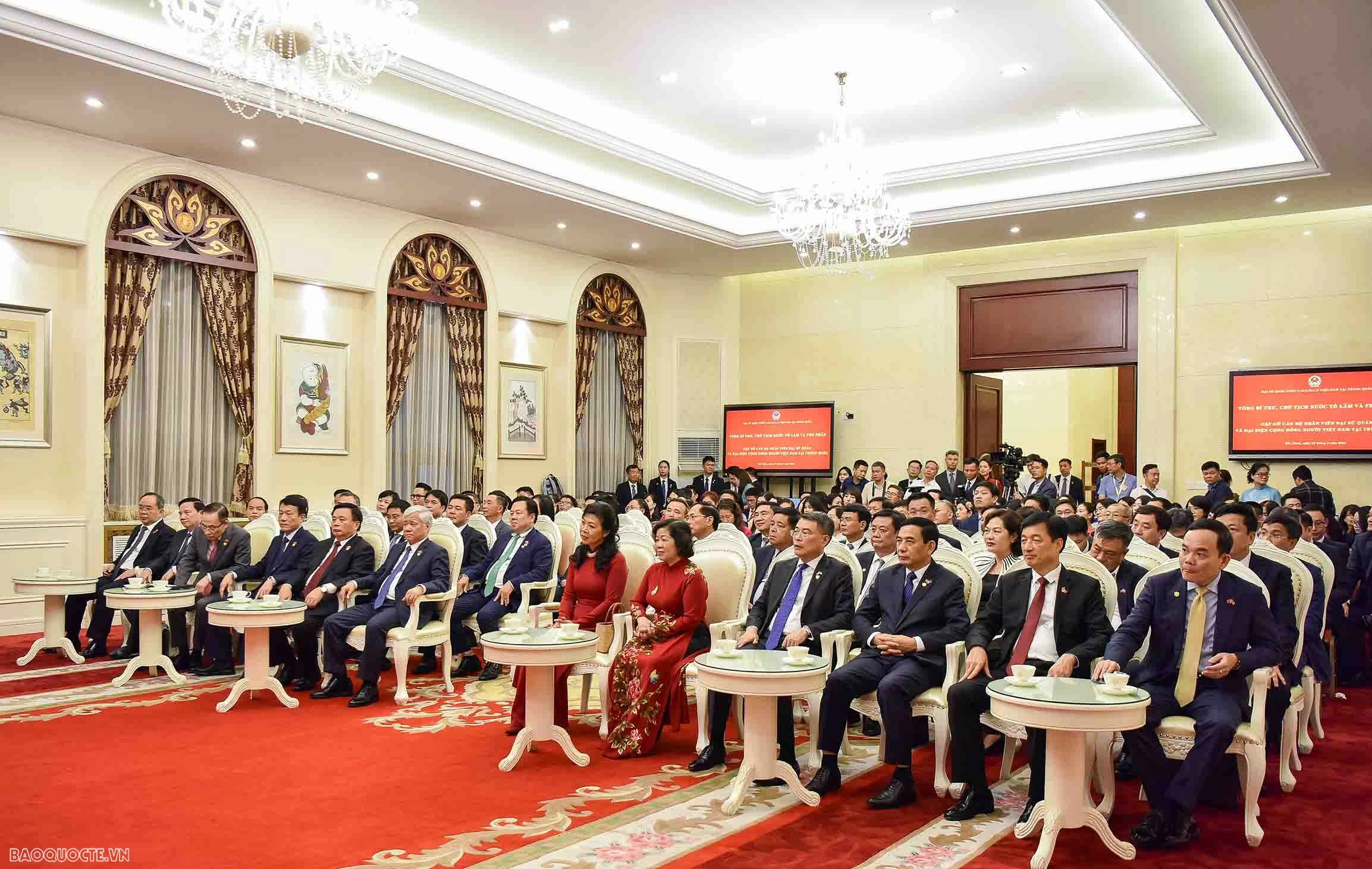 General Secretary, President To Lam visits Vietnamese Embassy, meets with overseas Vietnamese in Beijing