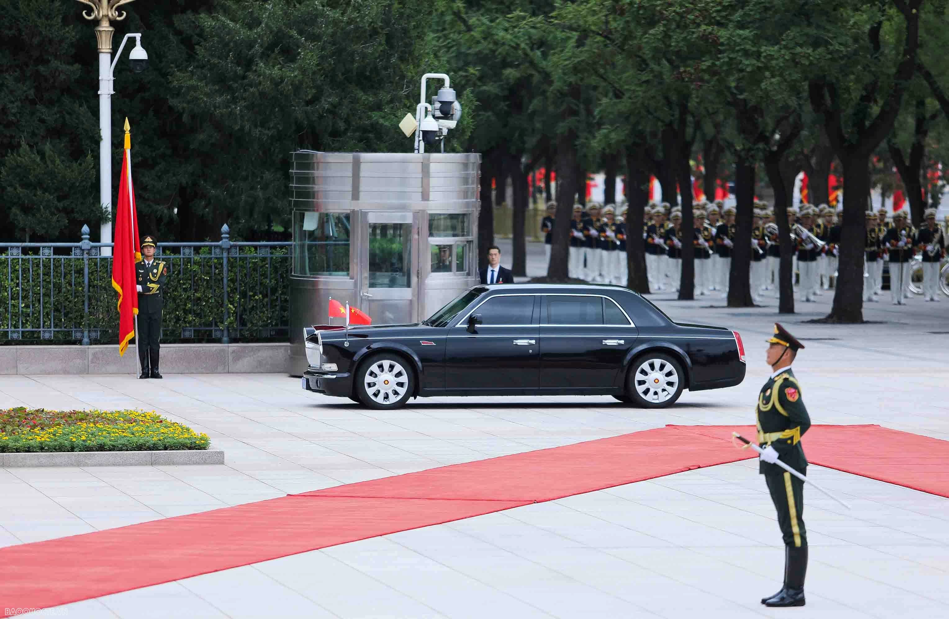 Welcome cermony with 21 Gun salute held for General Secretary, President To Lam on State visit to China