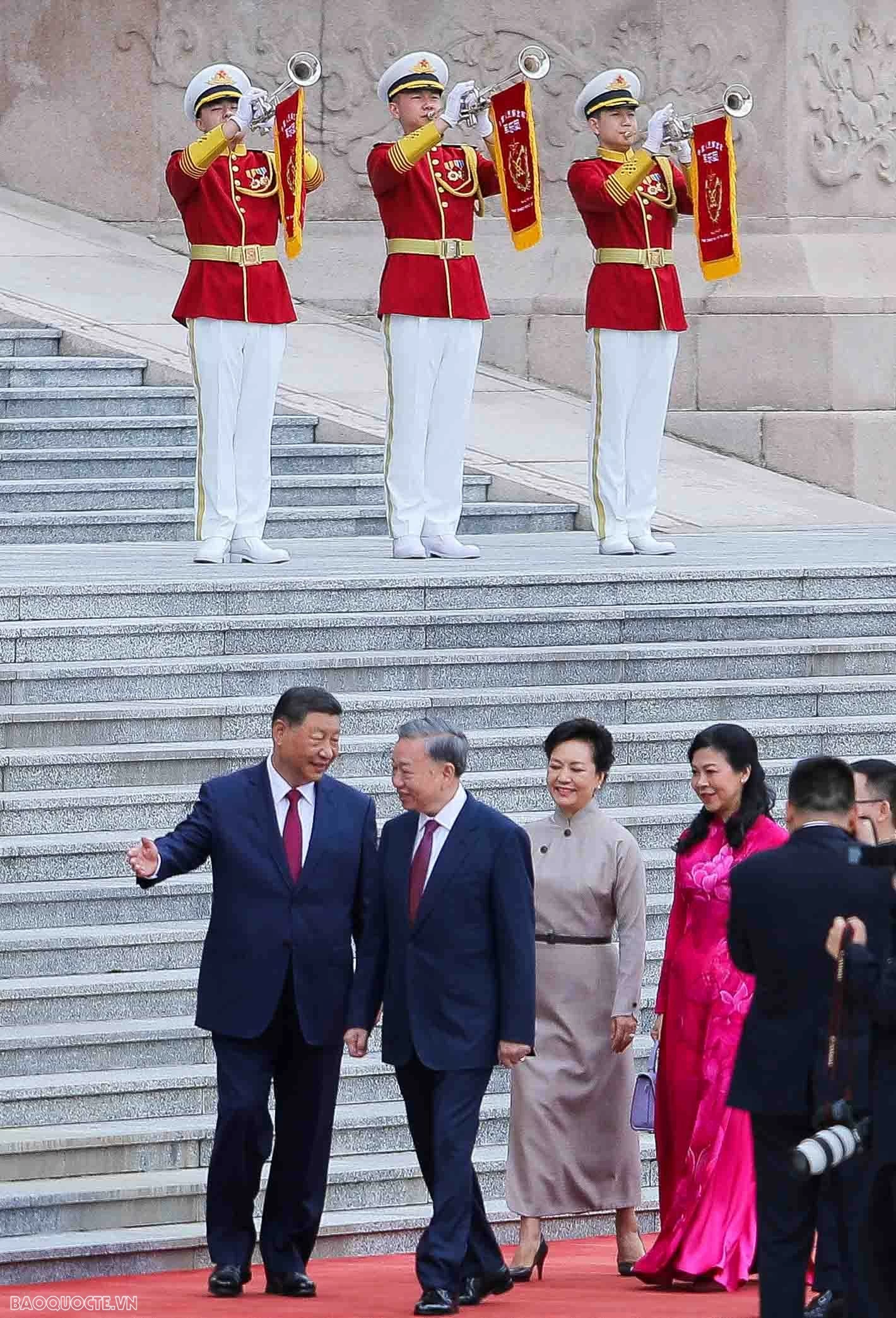 Welcome ceremony with 21-gun salute held for General Secretary, President To Lam on state visit to China