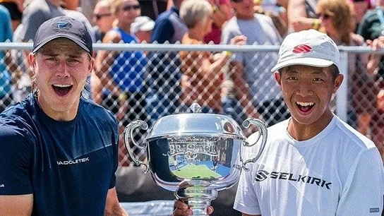 VĐV pickleball người Mỹ gốc Việt Quang Dương vô địch giải thế giới