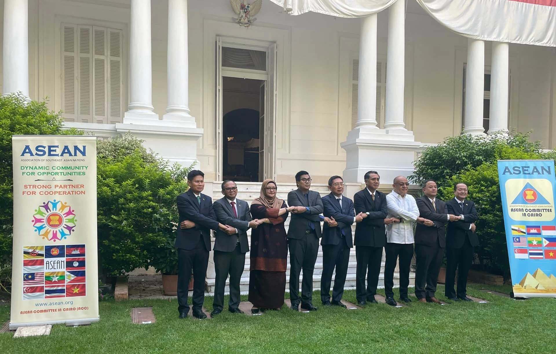 Trang nghiêm Lễ thượng cờ ASEAN tại Cairo Trang nghiêm Lễ thượng cờ ASEAN tại Cairo