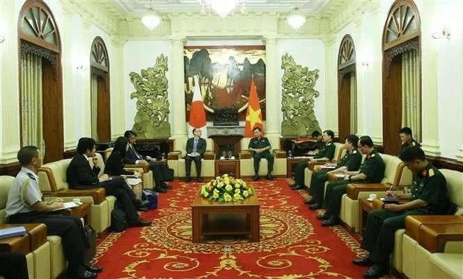 Đeputy Defence Minister Hoang Xuan Chien welcomes Japanese Senior Deputy Minister for Foreign Affairs