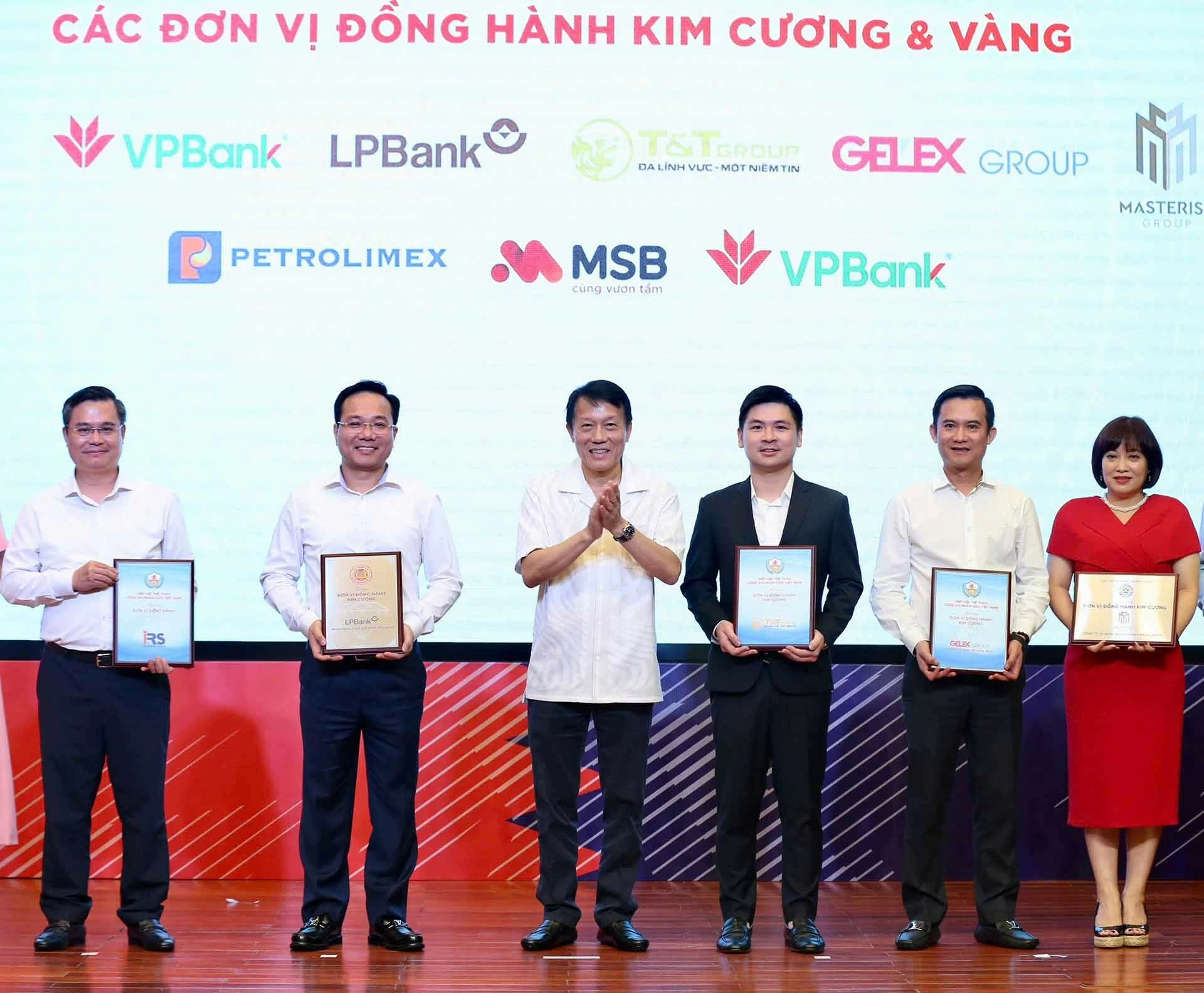 Đóng góp hiệu quả cho thể thao Công an Nhân dân, Tập đoàn T&T Group được vinh danh Đóng góp hiệu quả cho thể thao Công an Nhân dân, Tập đoàn T&T Group được vinh danh