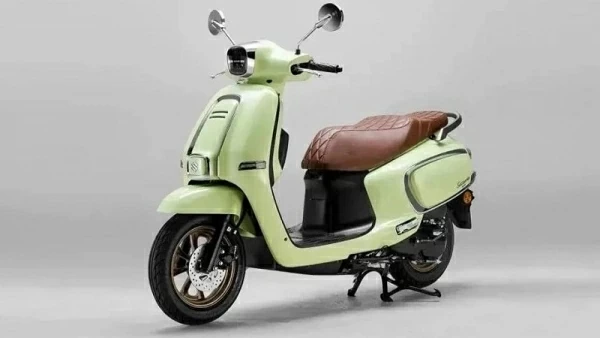 Cận cảnh xe tay ga cổ điển Suzuki US125 sắp ra mắt thị trường