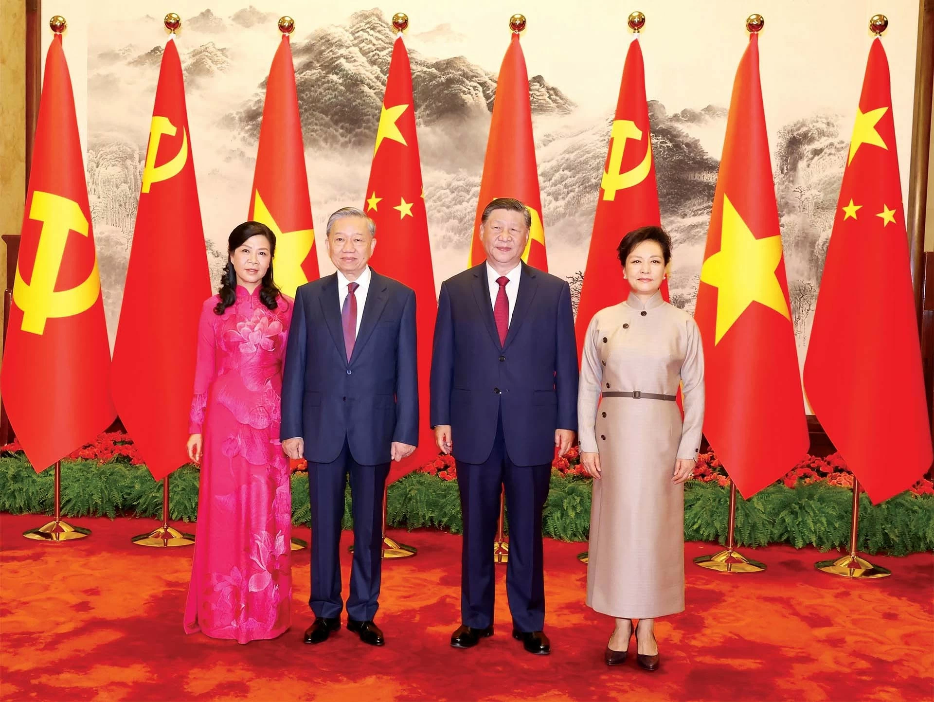 Cùng chung chí hướng, chung tay tiến lên phía trước - Kế thừa quá khứ, viết tiếp trang mới tương lai