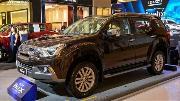 Isuzu Mu-X giảm giá hơn 200 triệu đồng nhằm thoát ‘ế’